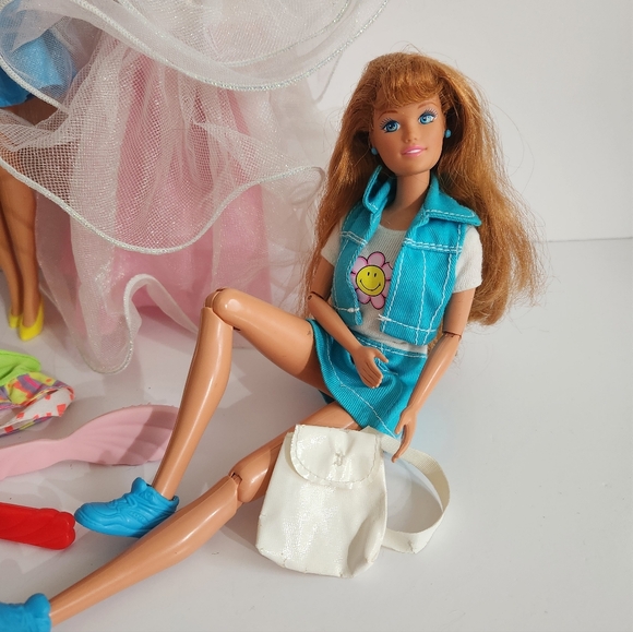 PENDING-Vintage 90's Barbie lot - Picture 2 of 5